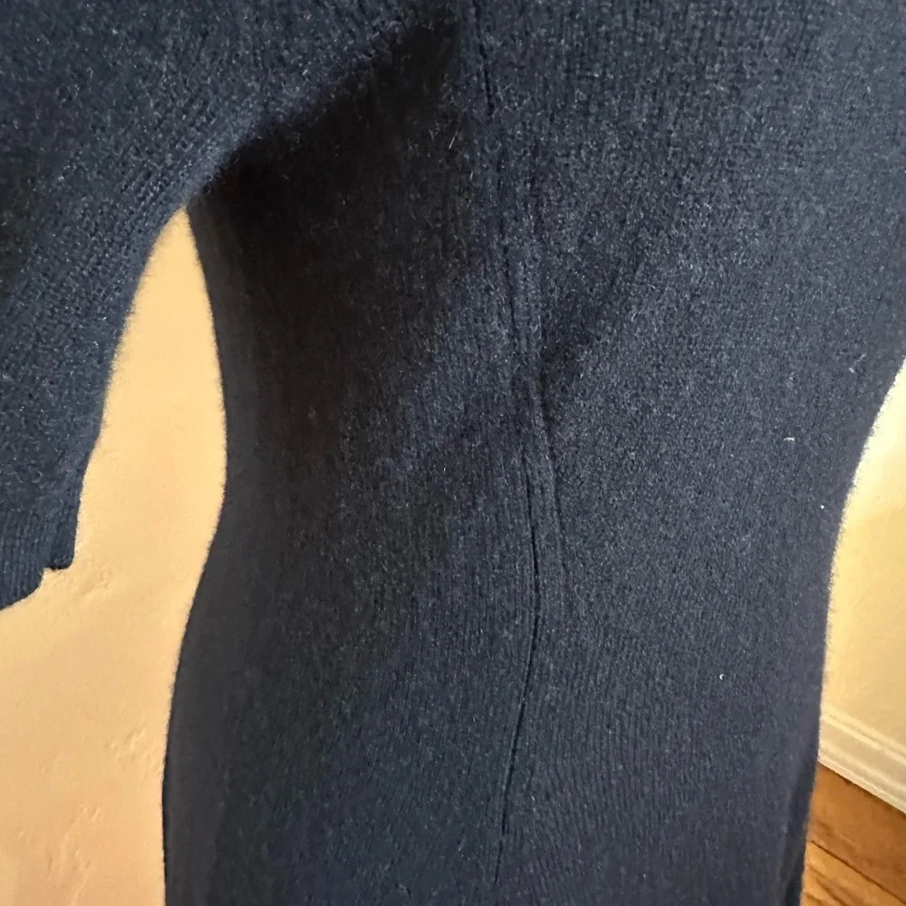 Soft & beautiful short sleeved black cashmere sweater dress by Aqua Size Medium - Picture 6 of 6